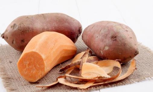 吃黃瓜用削皮嗎?三種蔬菜皮一起涼拌吃,清熱利濕、幫助