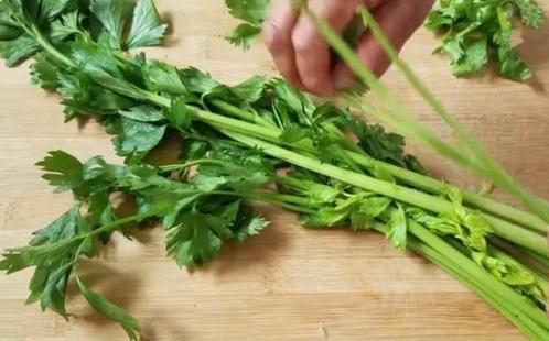 芹菜是“天然的降壓菜”？錯(cuò)了，真正對血壓有好處的，是