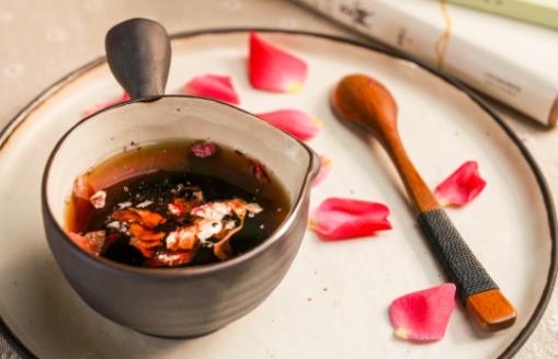 女人大姨媽拜訪，就該常喝紅糖水？可醫(yī)生卻說紅糖水最好別多喝？