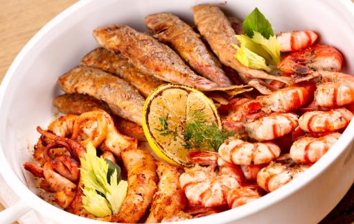 再三提醒:四類人要遠離海鮮,再饞也別碰,否則難受的是