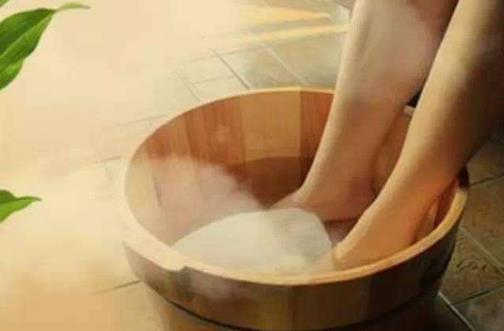腳為精氣之根 中醫(yī)推薦泡腳方法