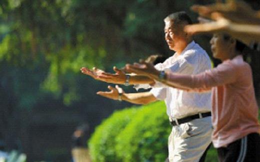 順四時春生冬藏 盡終其天年度百歲乃去