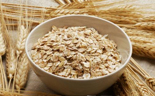 燕麥很多人喜歡吃，燕麥的營養價值很高，那么吃燕麥有什