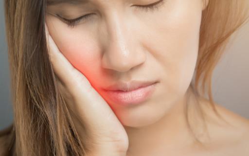 口臭讓人痛苦萬分 6種食物起到清新口氣的作用