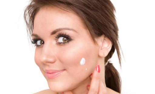 新手小白應(yīng)該如何護(hù)膚 要注意這三點(diǎn)