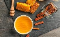 ?教你蜂蜜選購(gòu)再也不擔(dān)心買到假蜂蜜 保證營(yíng)養(yǎng)又好喝