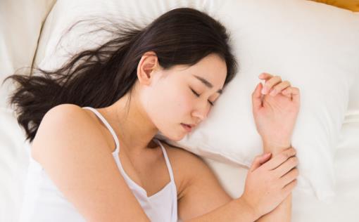 睡前哪些壞習(xí)慣會(huì)加速衰老？這六個(gè)壞習(xí)慣一定要改