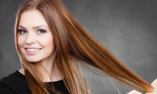 頭發沒吹干就睡覺危害大？如何護理頭發