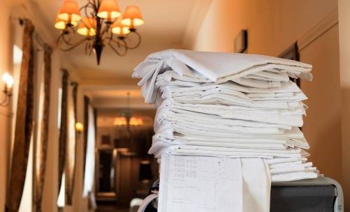 床單沾上血漬巧清洗 徹底清洗掉新鮮涸血漬的方法