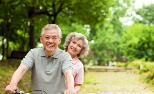 運動強身健體 適合老年人不傷膝蓋的運動