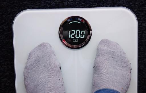 減肥不要老是圍著體重計轉悠 你的體重說了不算