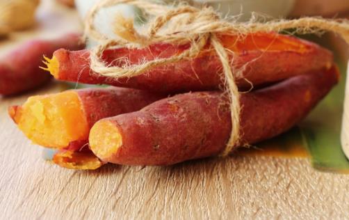 秋分養(yǎng)生：早晚別貪涼，選對紅薯、堅(jiān)果，溫?zé)狃B(yǎng)肺、補(bǔ)氣