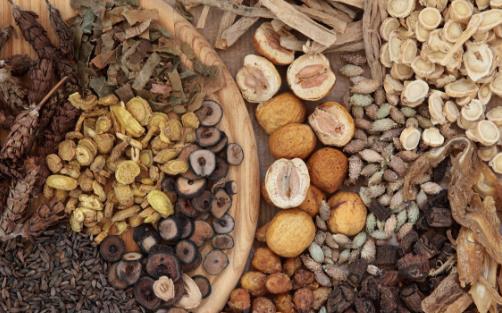 秋分養(yǎng)生：早晚別貪涼，選對紅薯、堅(jiān)果，溫?zé)狃B(yǎng)肺、補(bǔ)氣