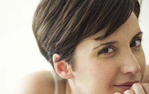 經常笑容易長眼尾紋嗎 魚尾紋該如何去除