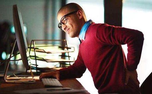 白領(lǐng)長時(shí)間的久坐腰部疼痛 改善久坐腰疼的方法