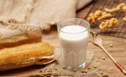 老人喝豆漿養生 要注意哪些喝豆漿的禁忌呢?