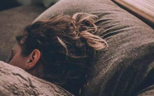 適合在公司午睡的有效妙招 正確午睡的注意事項