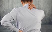 ?背痛突然襲擊辦公室白領 記著給自己買個腰枕