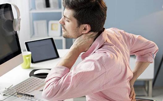 健康脊椎讓身形更挺拔 上班族進行背部的保健的方法