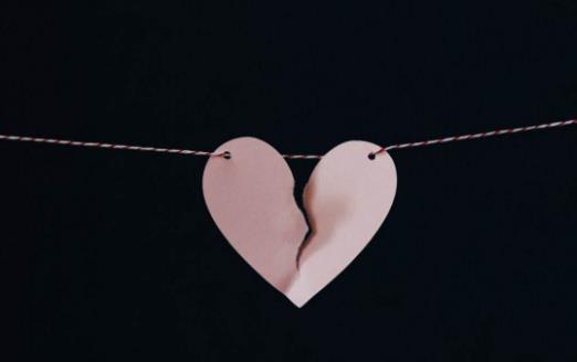 女人不愿離婚的原因 是無(wú)數(shù)的擔(dān)心困住了她