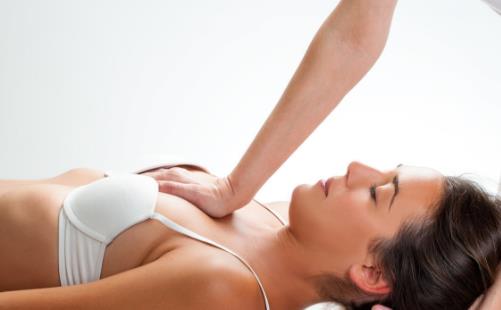 點(diǎn)點(diǎn)穴位 減肥豐胸兩不誤