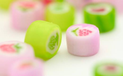 出現(xiàn)暈車嘔吐現(xiàn)象 8種食物幫你擺脫暈車