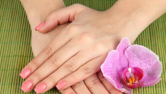 花露水不單單來驅(qū)蚊 盤點花露水的十大神奇妙處 