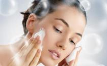 睡前保養很重要 讓你輕松告別黑眼圈的睡前護膚技巧