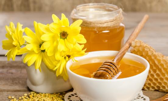 三類(lèi)人吃蜂蜜如同吃毒藥 解析喝蜂蜜水的五大禁忌