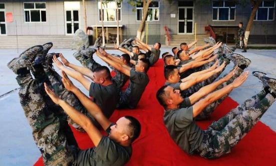 想練出人魚(yú)線(xiàn) 堅(jiān)持簡(jiǎn)單的動(dòng)作你也能擁有完美的人魚(yú)線(xiàn)