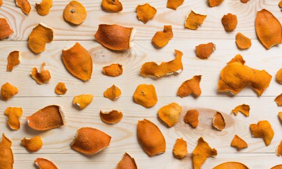 經常化妝 臉上長斑怎么辦？