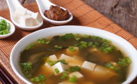 骨質(zhì)疏松的認(rèn)知誤區(qū)你中了沒(méi) 骨質(zhì)疏松的飲食保健