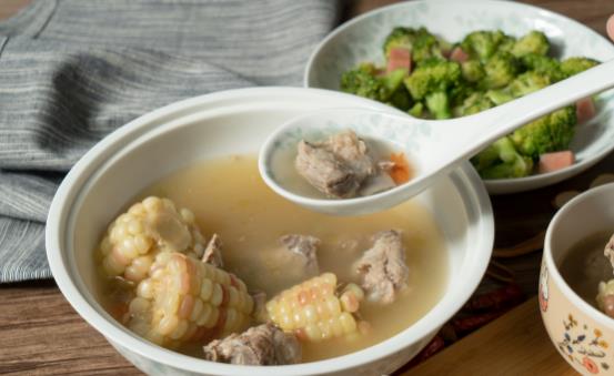 骨質(zhì)疏松的認(rèn)知誤區(qū)你中了沒(méi) 骨質(zhì)疏松的飲食保健