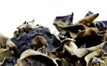 毛木耳與黑木耳的區別 毛木耳的三種美味食用方法