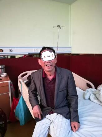 深圳龍城醫院好不好【春暖回家路】新年患者送錦旗