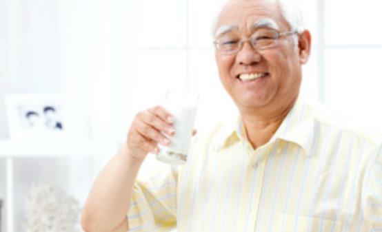 六種如同服毒的喝奶方式 牛奶適合的8類人群