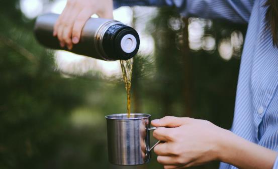 保溫杯里的異味巧去除 教你買到高質量的真空保溫杯