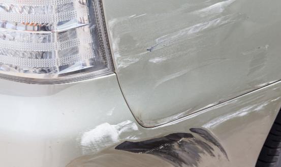 汽車劃痕是如何產生的 汽車劃痕簡單處理小妙招