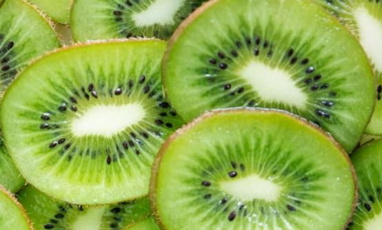 獼猴桃的美味吃法 獼猴桃去皮小竅門