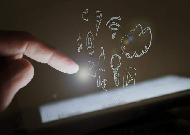 為什么手機是睡眠殺手？習慣性睡前玩手機、長期熬夜玩手機的危害