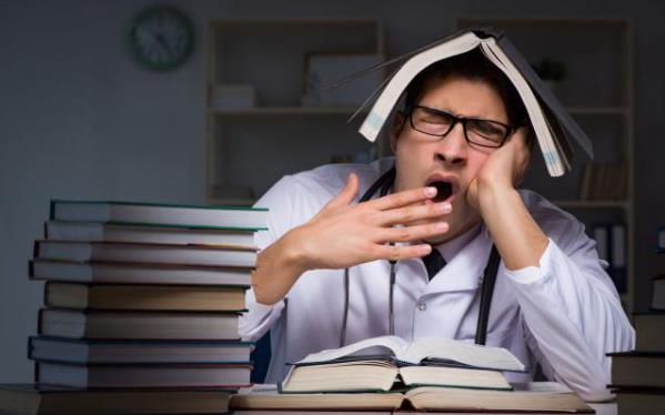 早起3不要,睡前4遠離,不要著急起床,要吃早餐,遠離熬夜