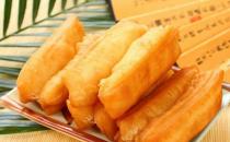 ?炸油條為什么要兩根面合在一起炸 怎么讓兩根油條黏在一起