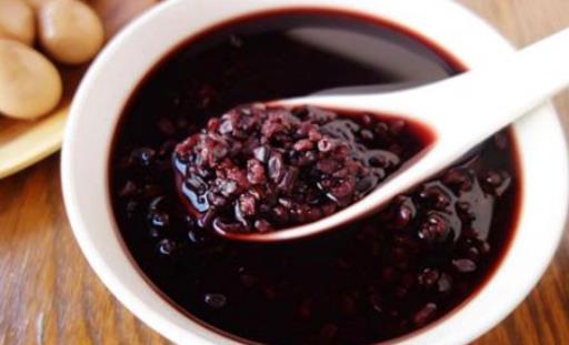 黑米粥有哪些功效與作用?黑米粥養(yǎng)胃嗎?怎么做養(yǎng)腎