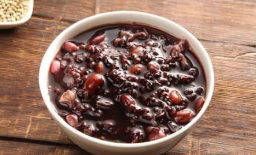 黑米粥有哪些功效與作用?黑米粥養(yǎng)胃嗎?怎么做養(yǎng)腎