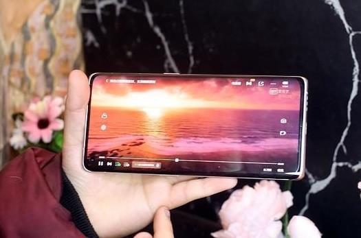 opporeno6pro屏幕多大尺寸 opporeno6pro手機(jī)多少錢(qián)