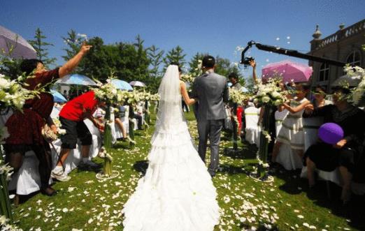 女生想要一個體面婚禮有錯嗎 沒有條件辦婚禮怎么辦