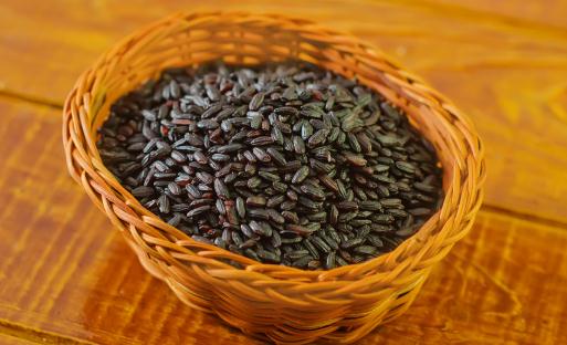 黑米一天吃多少為宜 黑米怎么吃才可以發(fā)揮它的功效