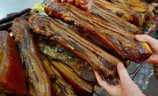 臘肉長白色的霉還能吃嗎 臘肉長霉了要怎么處理圖片