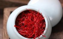 早餐不建議吃哪些食物，不吃早餐的危害：低血糖、胃炎、胃潰瘍