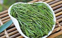 早餐不建議吃哪些食物，不吃早餐的危害：低血糖、胃炎、胃潰瘍